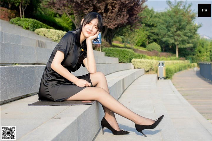 [SIW斯文传媒]VOL.091 思琪 真丝修身超短低腰裙 [63P+75M]预览图
